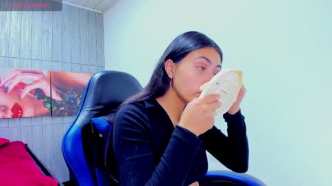 Snapshot of angell_cooper8 chatting on 06/03/26, 01:03 Angell cooper8 online show from 06/03/26, 01:03