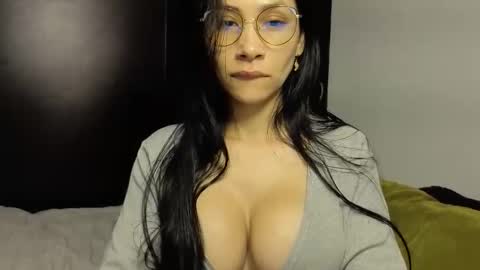  ANGELA ISABELLA  online show from 11/07/25, 12:38