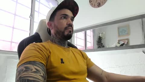 angellatino0 online show from 01/02/25, 08:46
