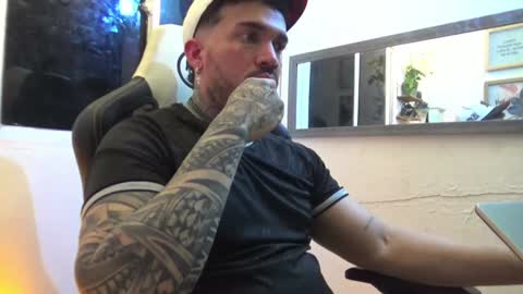 angellatino0 online show from 01/06/25, 06:03