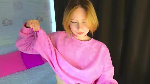 Snapshot of angellisss chatting on 10/16/25, 06:25 Cutie online show from 10/16/25, 06:25