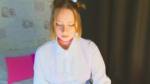 Snapshot of angellisss chatting on 10/19/25, 06:58 Cutie online show from 10/19/25, 06:58