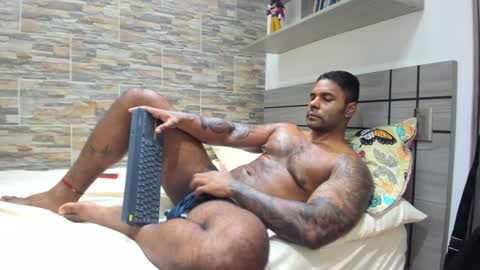 angelo_evans33 online show from 01/09/25, 04:19