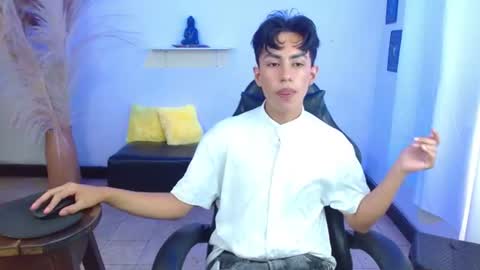 Snapshot of angelocum18 chatting on 07/29/26, 03:54 Angelo online show from 07/29/26, 03:54