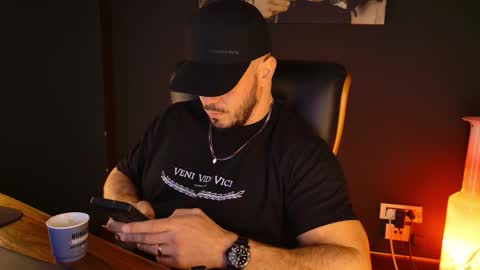 Snapshot of angeloeric chatting on 11/29/25, 10:40 BlackWolf online show from 11/29/25, 10:40
