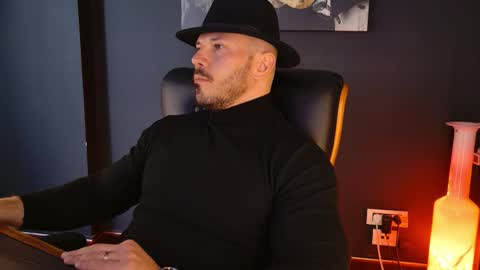 Snapshot of angeloeric chatting on 03/19/26, 11:14 BlackWolf online show from 03/19/26, 11:14