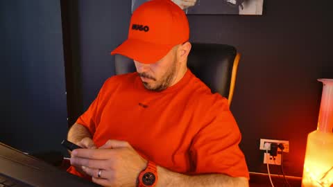 Snapshot of angeloeric chatting on 04/06/26, 12:28 BlackWolf online show from 04/06/26, 12:28