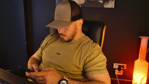 Snapshot of angeloeric chatting on 05/07/26, 11:15 BlackWolf online show from 05/07/26, 11:15