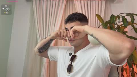 Angelo Ferro online show from 12/15/25, 01:54