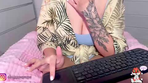My name is Ena. You will make me very happy if you subscribe. Love you  online show from 02/21/25, 07:12
