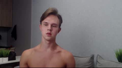 Snapshot of angelraaay chatting on 09/14/25, 04:50 Angel online show from 09/14/25, 04:50