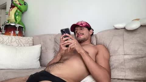 Snapshot of angelsansciele chatting on 07/02/26, 04:35 Sebastian online show from 07/02/26, 04:35