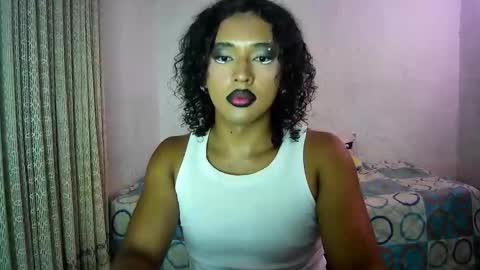 Snapshot of angelsdustxxx chatting on 03/25/26, 04:07 online show from 03/25/26, 04:07