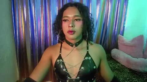 Snapshot of angelsdustxxx chatting on 06/06/26, 12:38 online show from 06/06/26, 12:38