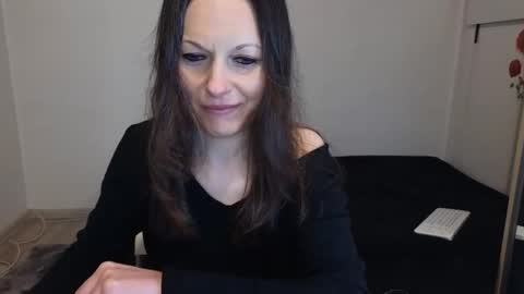 Giulia online show from 03/22/26, 12:19