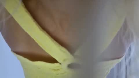 Snapshot of angelsquirting chatting on 09/23/25, 05:54 Alesia online show from 09/23/25, 05:54