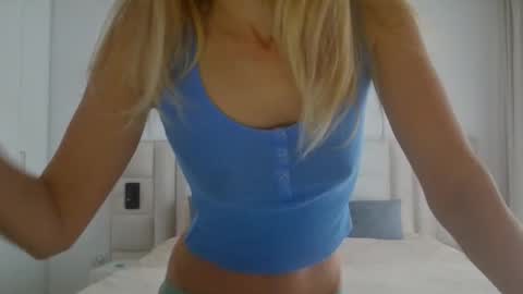Alesia online show from 05/17/26, 05:49