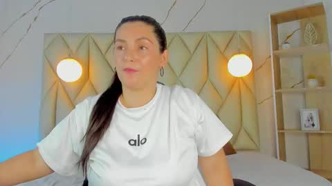 ANGIE online show from 11/11/25, 02:39