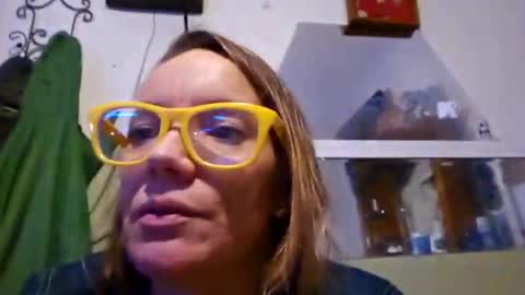 Snapshot of angelvanderpool71 chatting on 12/30/24, 07:42 angelvanderpool71 online show from 12/30/24, 07:42