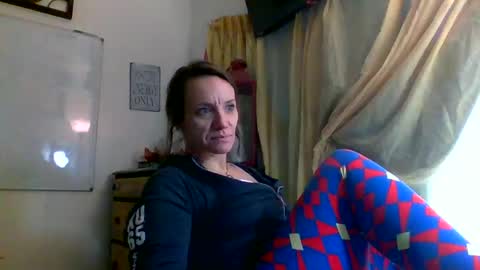 Snapshot of angelvanderpool71 chatting on 02/15/26, 10:50 angelvanderpool71 online show from 02/15/26, 10:50