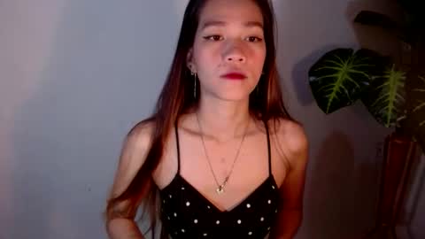 Snapshot of angelyn_slim chatting on 01/10/26, 12:18 angelyn_slim online show from 01/10/26, 12:18