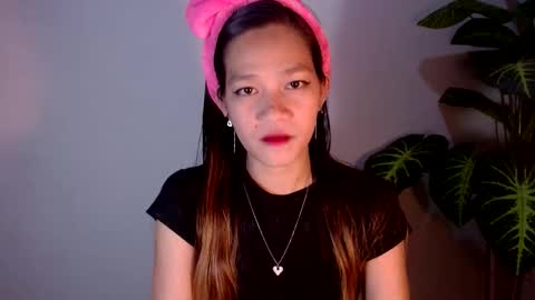 Snapshot of angelyn_slim chatting on 01/12/26, 05:18 angelyn_slim online show from 01/12/26, 05:18