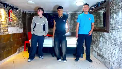 Snapshot of anghelytos chatting on 10/04/25, 01:03 anghelytos online show from 10/04/25, 01:03