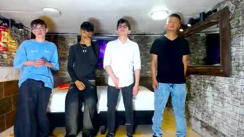 Snapshot of anghelytos chatting on 10/05/25, 03:05 anghelytos online show from 10/05/25, 03:05