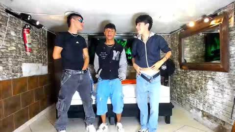 Snapshot of anghelytos chatting on 10/19/25, 09:15 anghelytos online show from 10/19/25, 09:15