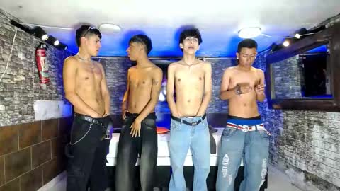 Snapshot of anghelytos chatting on 10/20/25, 09:15 anghelytos online show from 10/20/25, 09:15