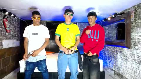 Snapshot of anghelytos chatting on 10/25/25, 09:42 anghelytos online show from 10/25/25, 09:42