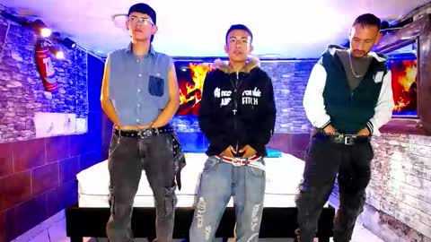 Snapshot of anghelytos chatting on 10/27/25, 09:30 anghelytos online show from 10/27/25, 09:30