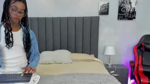 Snapshot of angie_abby chatting on 06/08/26, 03:29 Angie Abby online show from 06/08/26, 03:29