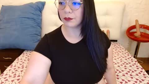 Snapshot of angie_bbw chatting on 11/21/25, 06:50 Angie online show from 11/21/25, 06:50