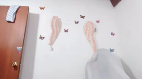 Snapshot of angie_tssex chatting on 03/05/25, 04:02 ints marianaroldan945 online show from 03/05/25, 04:02