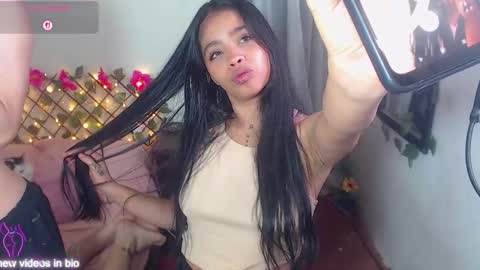 Snapshot of angielee01 chatting on 10/16/25, 01:06 Angie y Andres online show from 10/16/25, 01:06