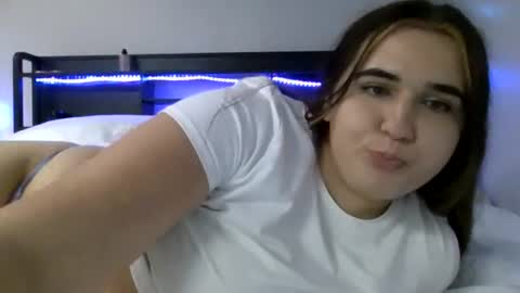 Snapshot of angilina007 chatting on 06/12/26, 10:52 angilina007 online show from 06/12/26, 10:52