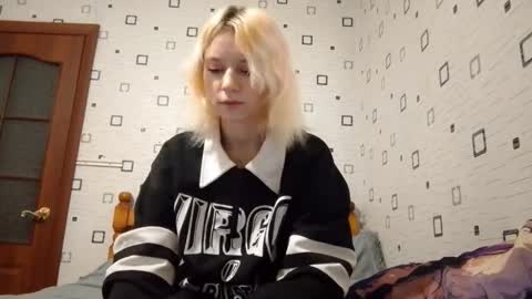 Snapshot of anglauntiedt chatting on 12/14/25, 01:16 Sofa online show from 12/14/25, 01:16