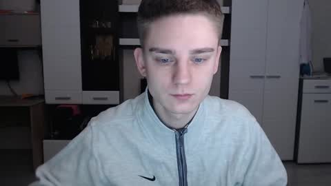 Snapshot of angryzan chatting on 12/24/24, 04:22 vodka online show from 12/24/24, 04:22