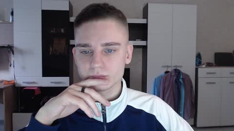 Snapshot of angryzan chatting on 01/10/25, 05:15 vodka online show from 01/10/25, 05:15