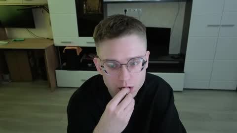 vodka online show from 05/04/26, 08:21