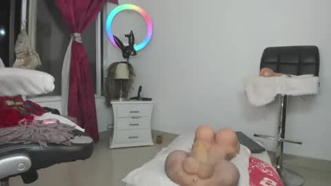 Snapshot of angye_hot chatting on 01/10/25, 02:57 Jovana Michell online show from 01/10/25, 02:57