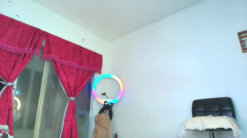 Snapshot of angye_hot chatting on 10/17/25, 11:57 Jovana Michell online show from 10/17/25, 11:57