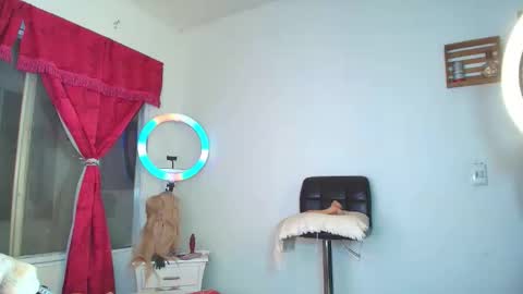 Snapshot of angye_hot chatting on 10/19/25, 11:11 Jovana Michell online show from 10/19/25, 11:11