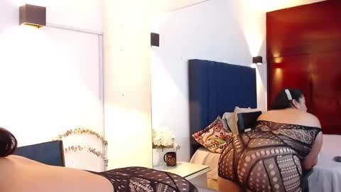 Snapshot of angyrios chatting on 11/12/25, 02:28 angyrios online show from 11/12/25, 02:28