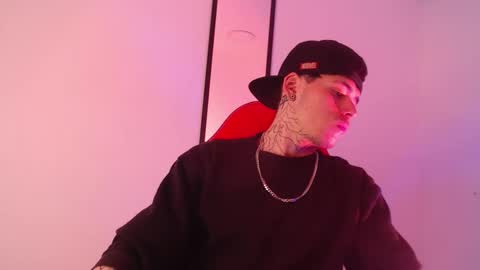 anhonymus online show from 09/29/25, 03:44