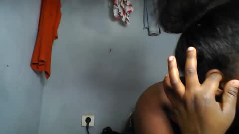 anicia02 online show from 09/10/25, 07:25