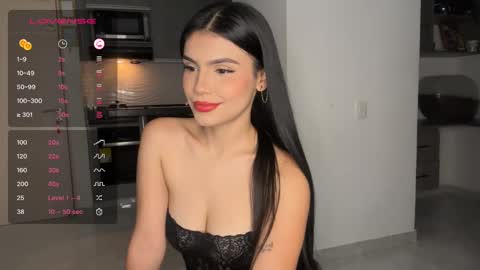 Snapshot of aniebby chatting on 03/10/25, 09:51 ANGIE online show from 03/10/25, 09:51