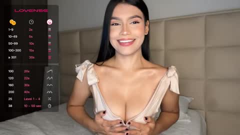 Snapshot of aniebby chatting on 10/07/25, 01:58 ANGIE online show from 10/07/25, 01:58