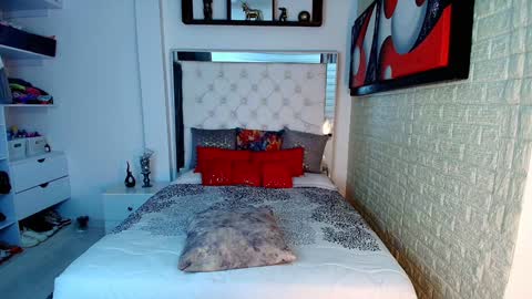 laura  online show from 10/31/25, 12:55